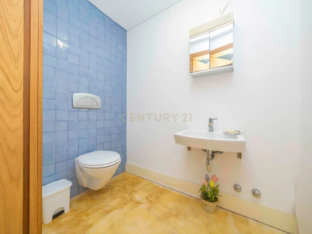 Moradia T5 Isolada, com Dois Pisos, Elevador e Terraço, com 800m2 de Terreno , na Quinta do Anjo, Palmela - Image 34