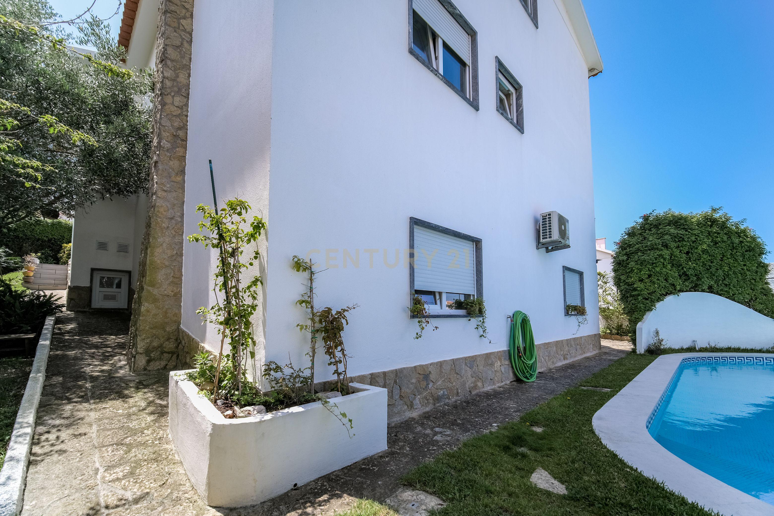 Moradia T5 totalmente renovada, com piscina, 15 minutos a pé da Praia de S. Julião, na Carvoeira, Ericeira, Mafra - Image 16