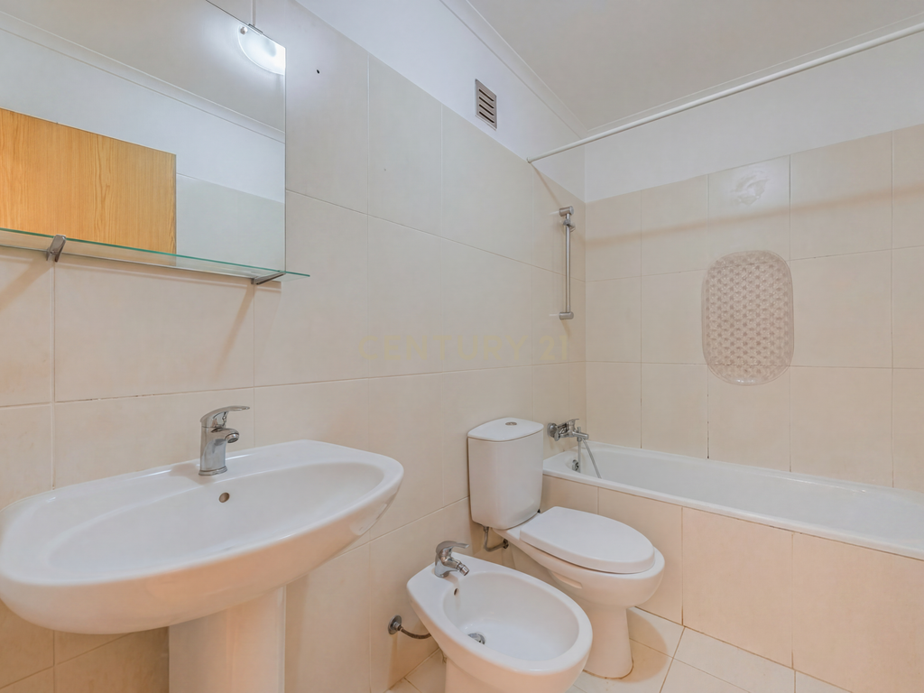 Apartamento T1 em Luz, Lagos - Perto da Praia e Centro - Image 17