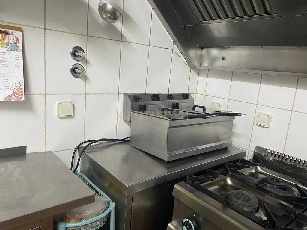 Restaurante em São Domingos de Benfica com faturação ativa e clientela fidelizada - Image 8