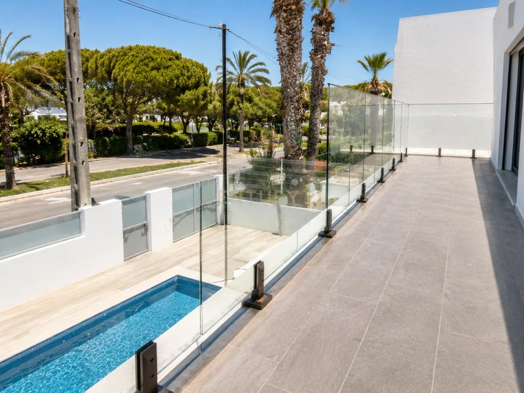 Luxuosa Moradia Nova na Costa da Caparica, Almada - Image 2