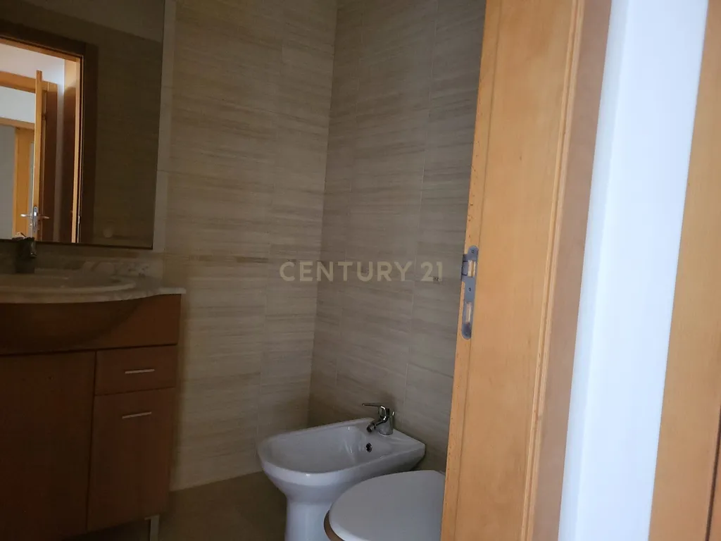 Apartamento T1 Vila Franca de Xira - Image 9