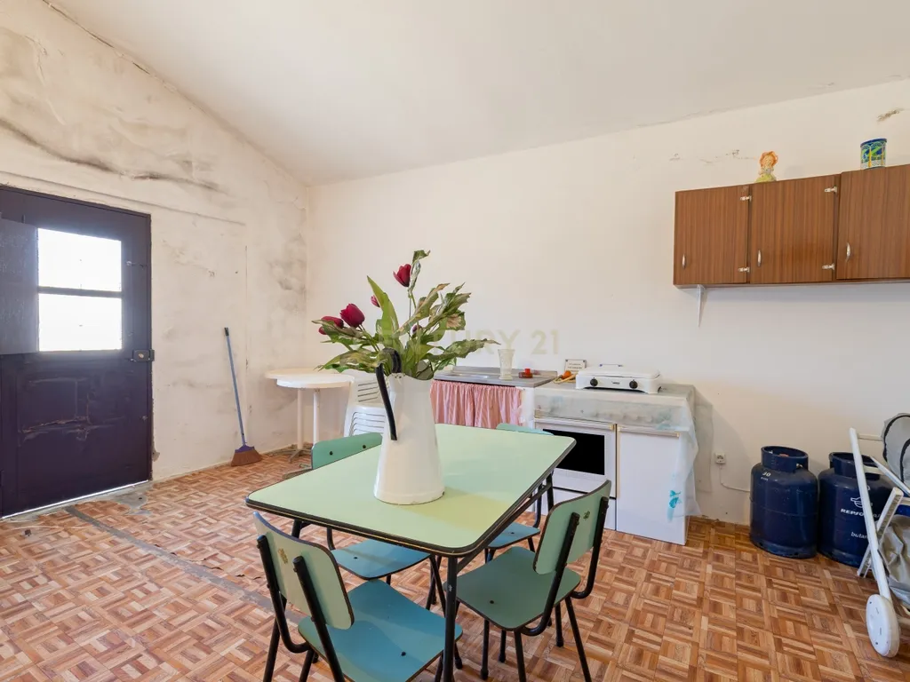 Encantadora Moradia com 7 Divisões em Parragil Loulé com Vista Campestre - Image 20