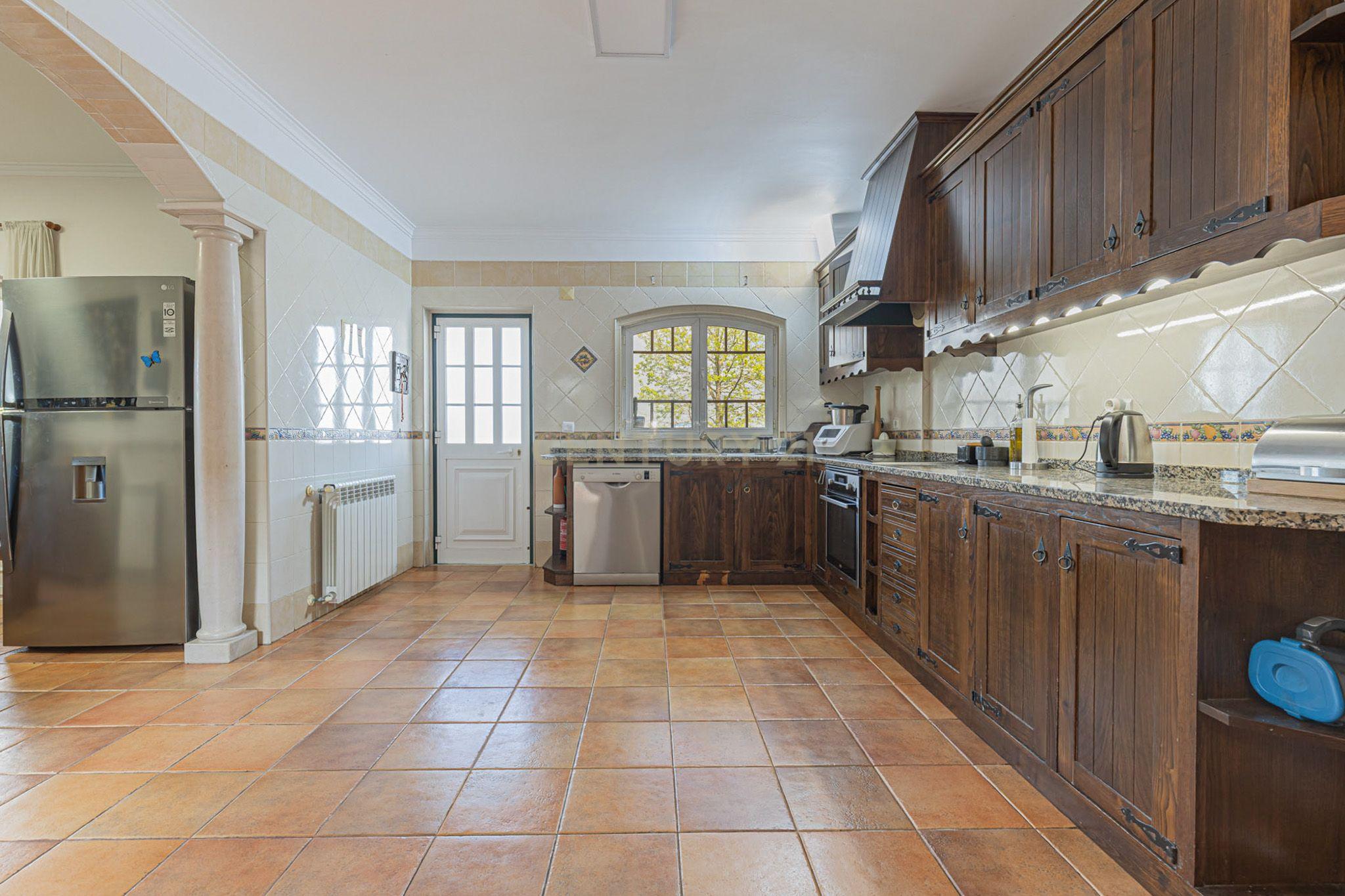 Moradia T5 - Almada - Piscina - Garagem -  364 m² - Terreno 1.024 m² - Image 25