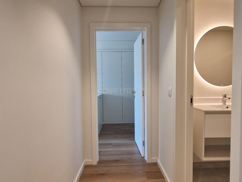 Alta de Lisboa, T3 - NOVO, 3 casas de banho e 2 lugares de garagem - Image 7