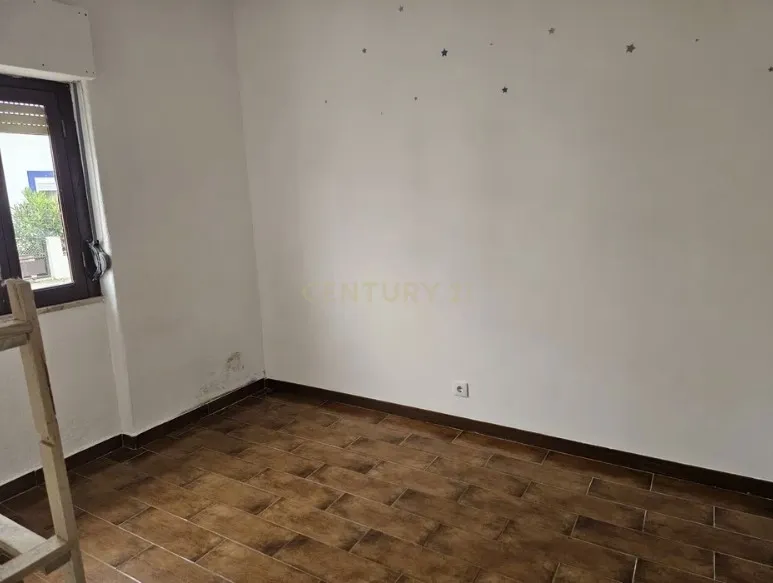 Apartamento T2 em Vila Nova da Barquinha - Image 6