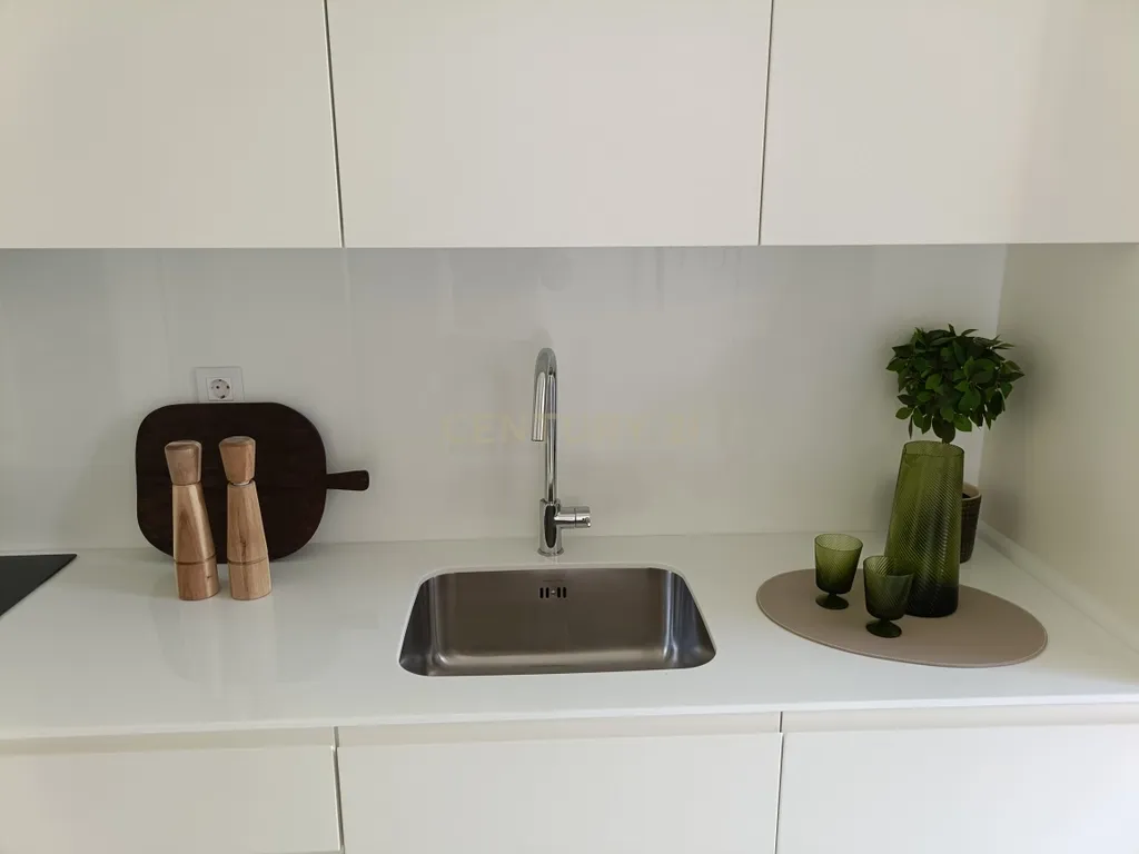 Excelente Apartamento T2 bastante Central no Areeiro com Jardim Privativo - Image 10