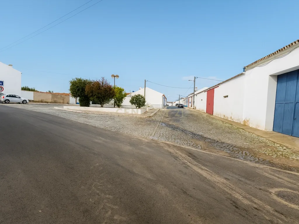 Armazéns em Alfundão - A sua porta de entrada para o Baixo Alentejo — Localizados perto da autoestrada e do aeroporto de Beja - Image 12