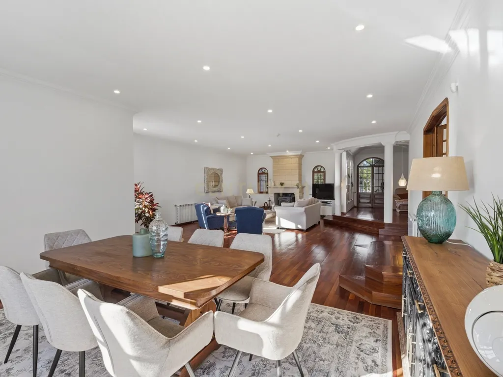 Quinta de Charme em Palmela – Renovada, Espaçosa e Pronta a Viver - Image 2