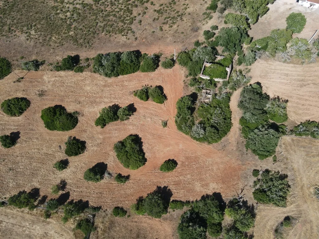 Terreno Exclusivo com Ruína para Reconstrução entre a Praia da Luz e Burgau - Image 13
