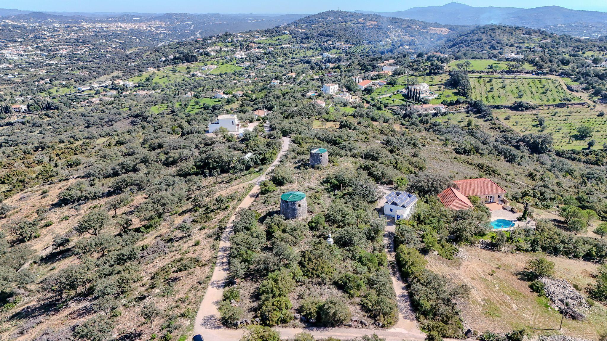 Fotografia 4 de Terrenos urbano com vista mar e projeto de construção localizado em Gorjões, Santa Bárbara de Nexe