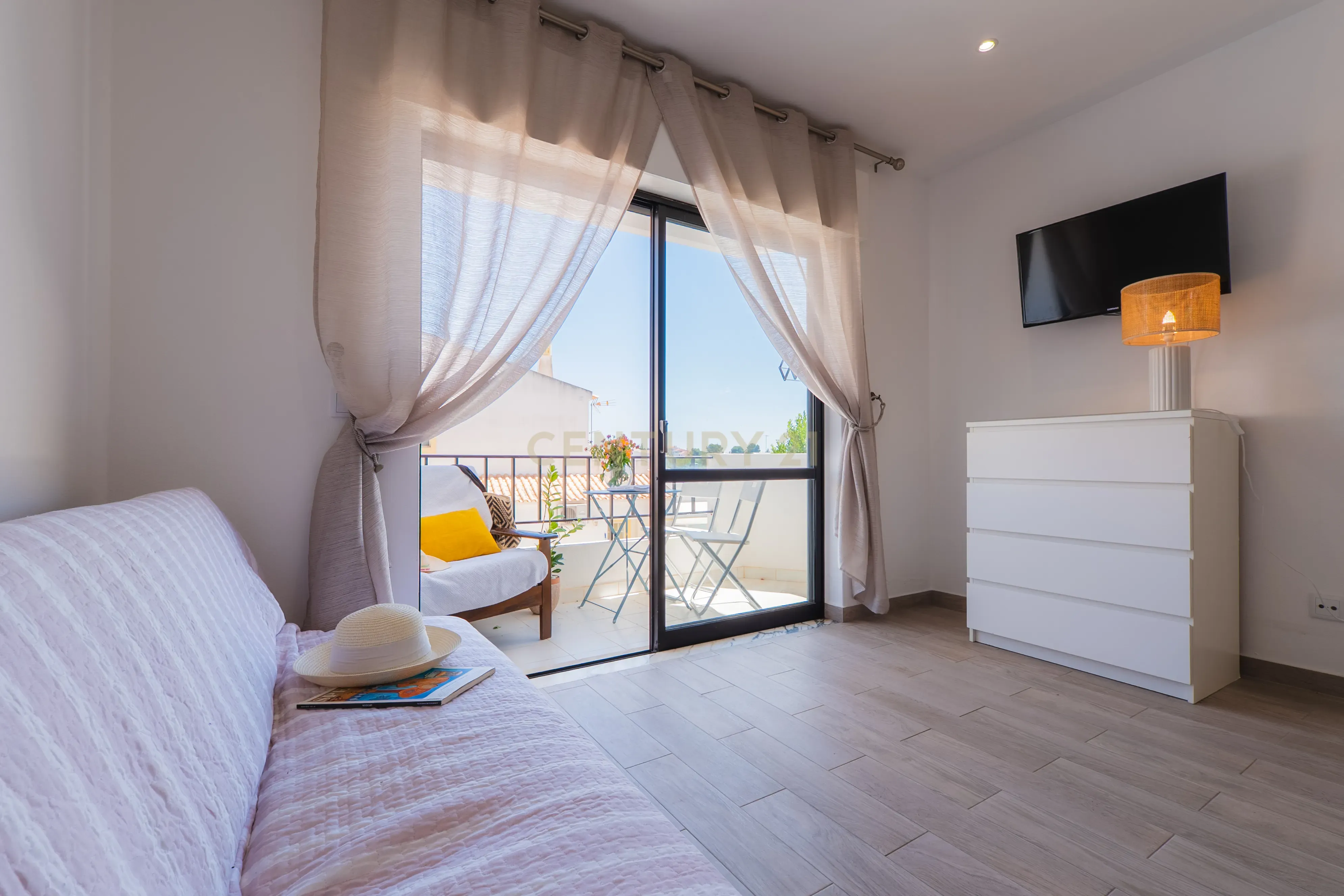 Fotografia 12 de Apartamento renovado com Piscina, Garagem, com varandas, perto da praia em Alvor