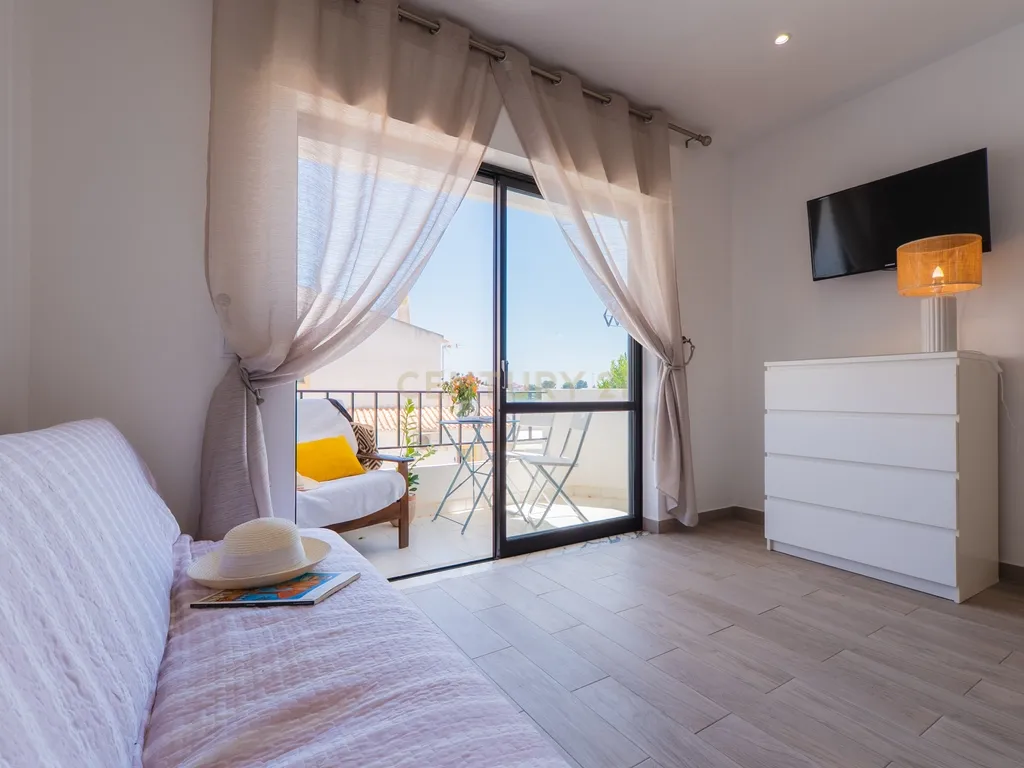 Apartamento renovado com Piscina, Garagem, com varandas, perto da praia em Alvor - Image 12
