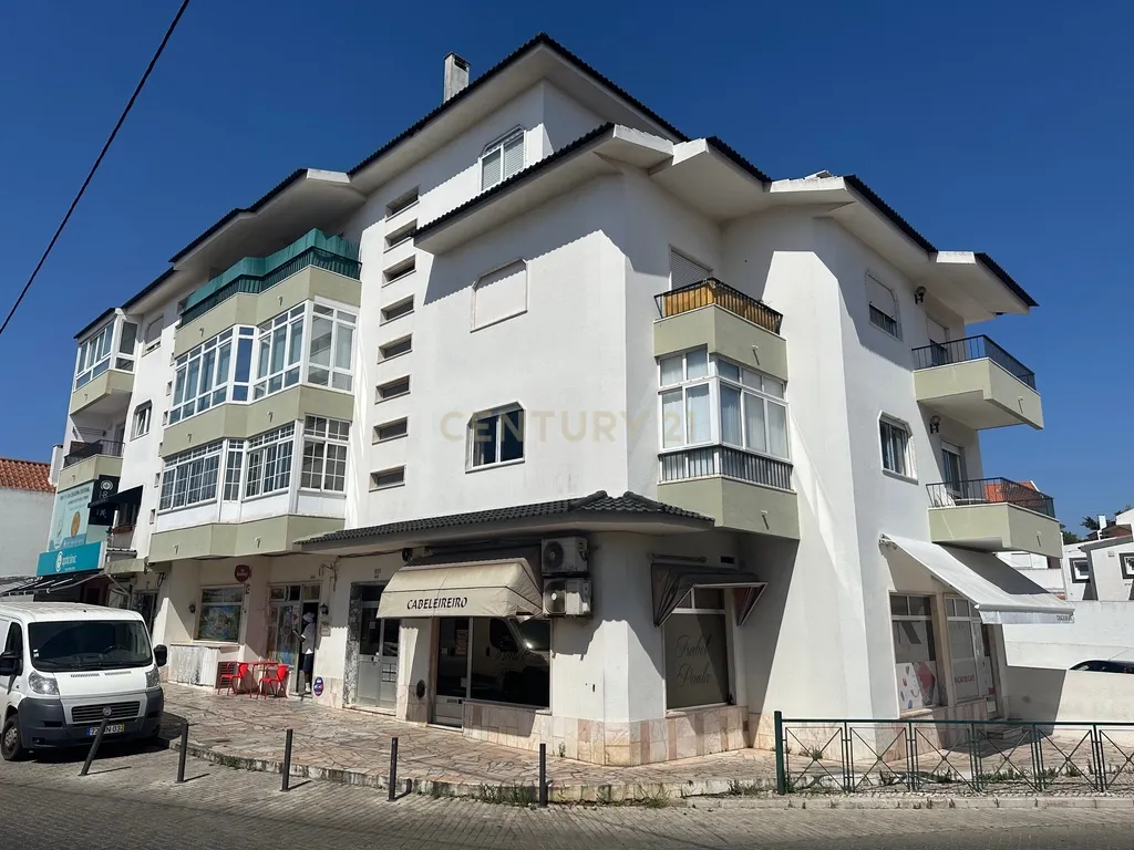 APARTAMENTO T2 | LOCALIZAÇÃO CENTRAL EM TIRES | EM EXCELENTE ESTADO DE CONSERVAÇÃO - Image 20