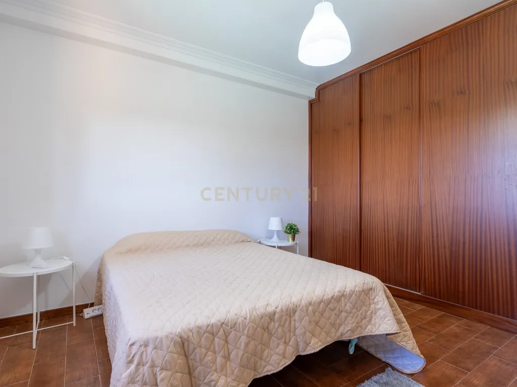 Espaço, Natureza e Tranquilidade: Moradia T6 em Cabril - Image 40