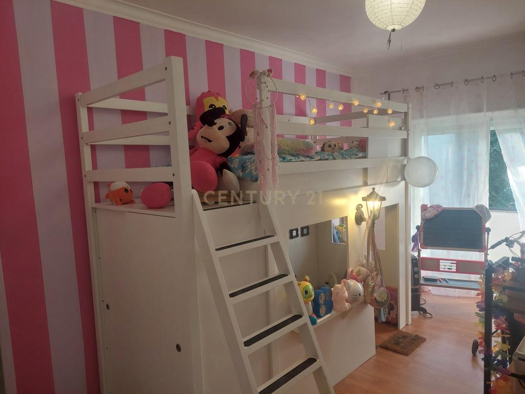 Apartamento T3 com acesso a terraço comum em Setúbal - Image 2