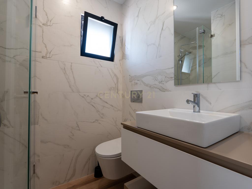 Apartamento T3+1 duplex, com terraço e estacionamento, no centro da cidade de Torres Vedras - Image 51
