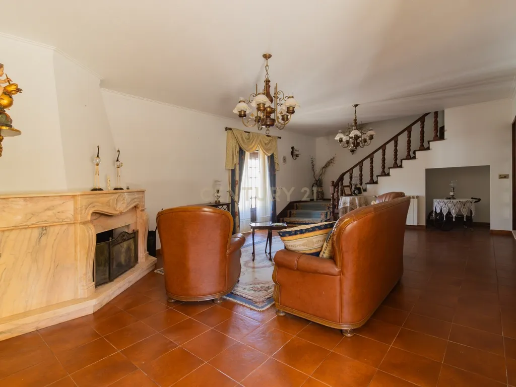CONJUNTO MORADIA, 4 APARTAMENTOS E PAVILHÃO - Image 5
