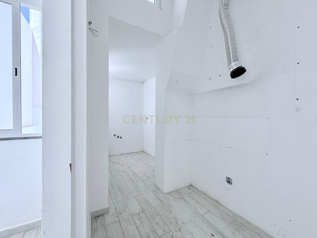 Apartamento T3 Duplex no coração da Baixa de Olhão - Image 16
