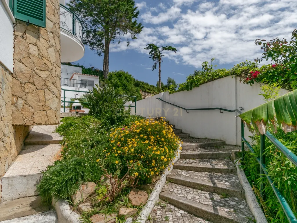 Moradia tradicional com 6 quartos, vista mar e piscina – Jardins da Parede - Image 8