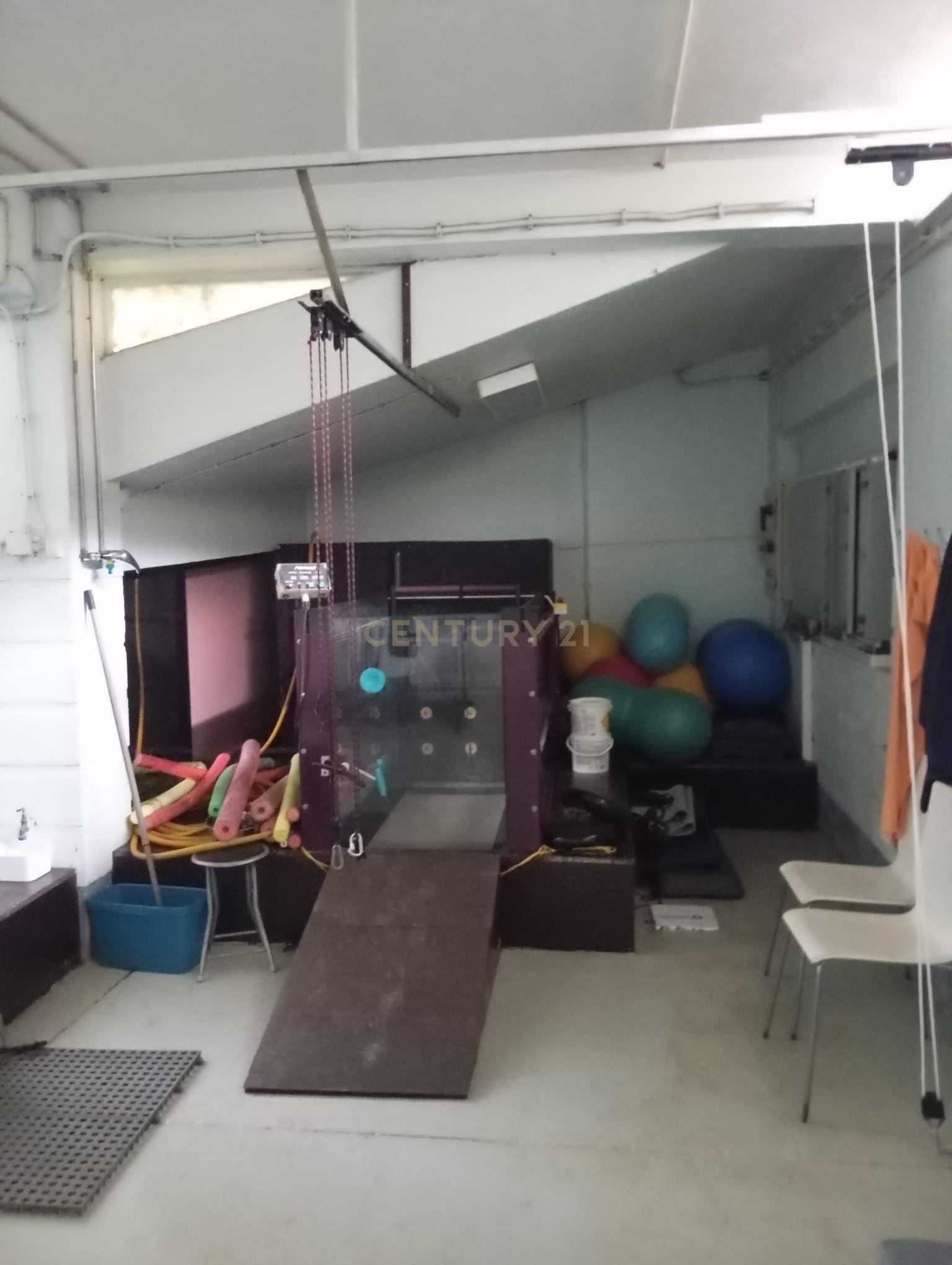 Fotografia 8 de Vende-se Espaço Comercial + Garagem com 10 Lugares
