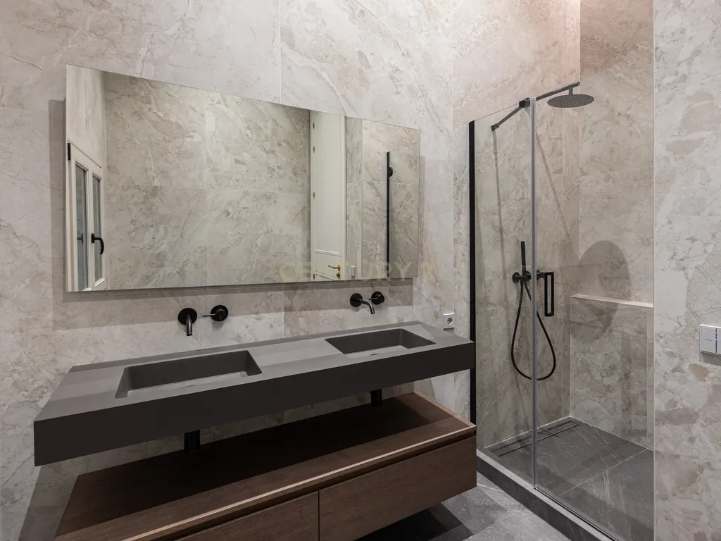 Luxuosa Propriedade Renovada em Barcelona, Cataluña - Image 14