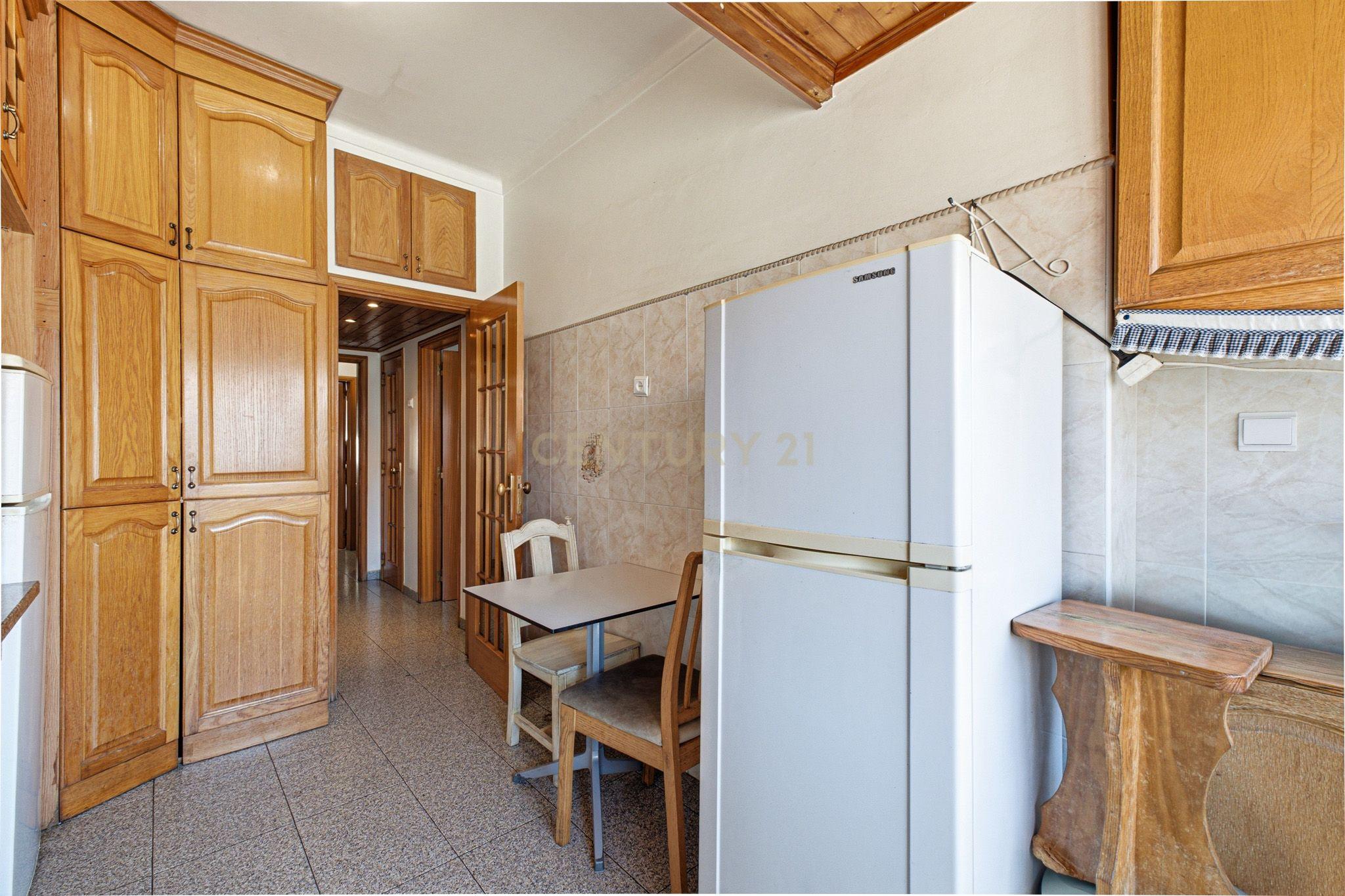Fotografia 6 de Apartamento T2 em Queluz, junto à Estação de Comboios