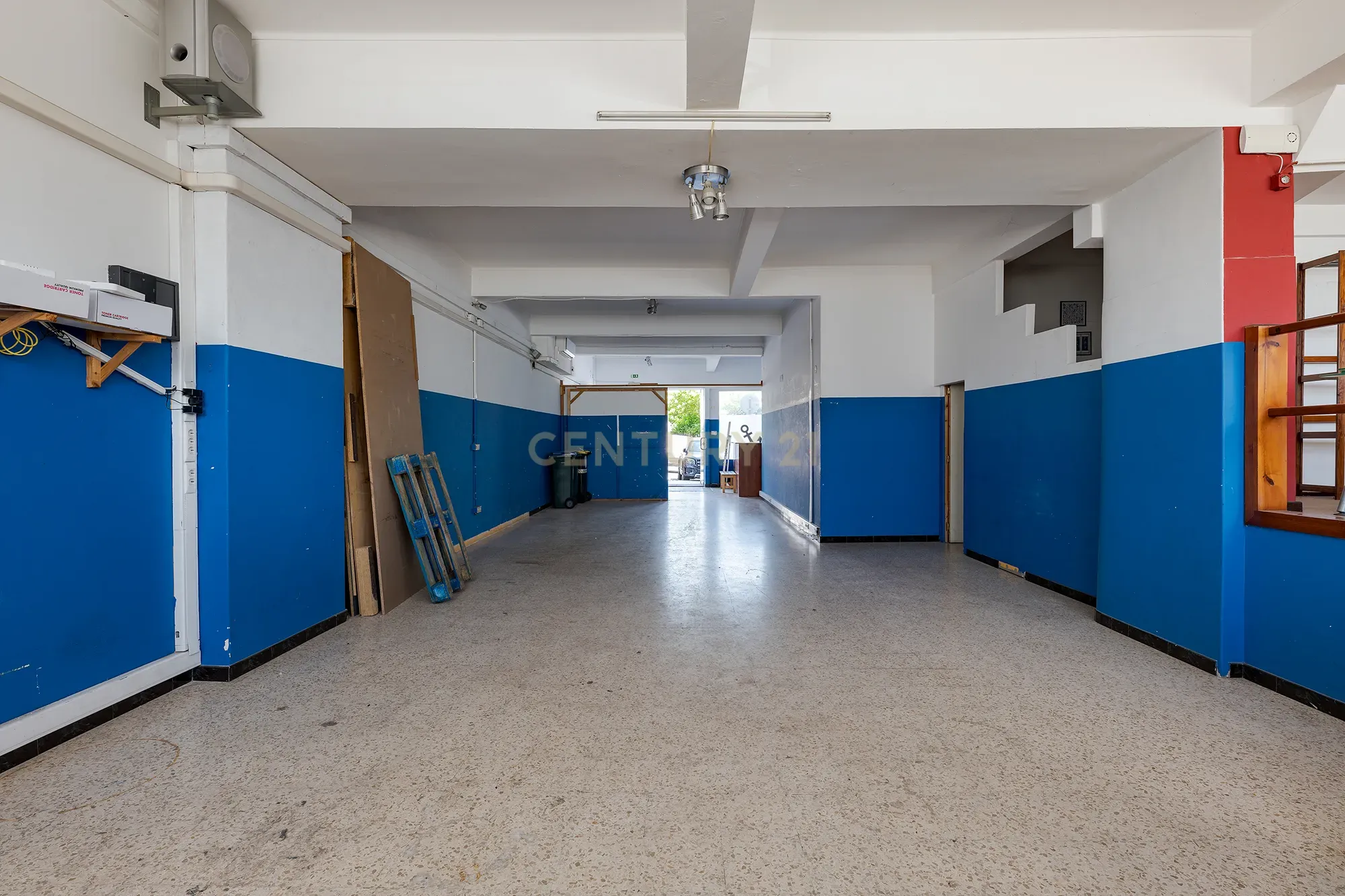 🏪 LOJA PARA ARRENDAMENTO - RUA DA VENEZUELA, BENFICA - Image 6