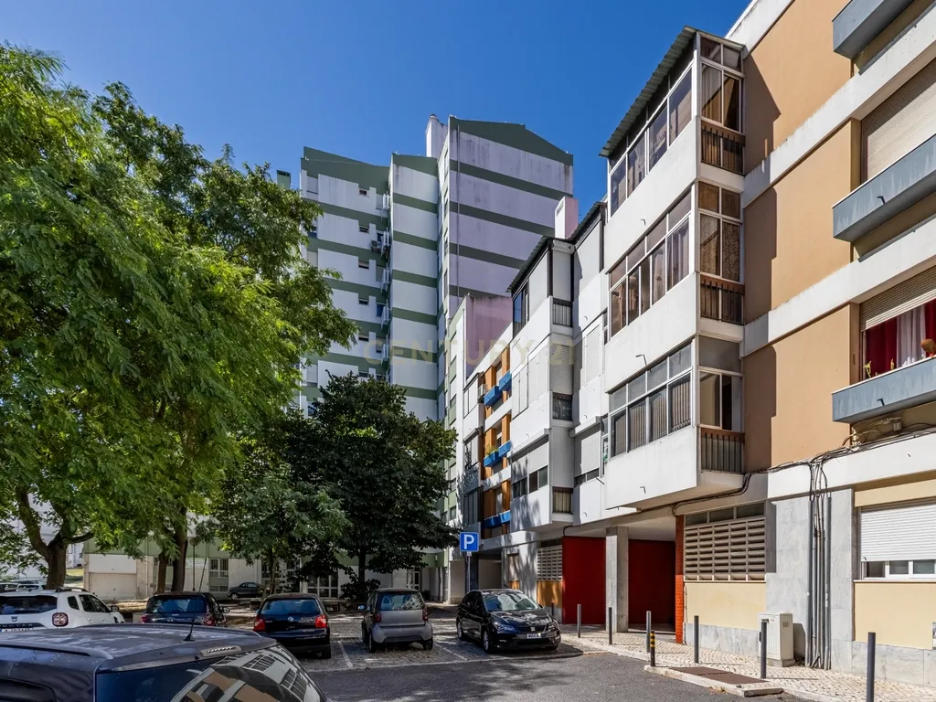 Apartamento T3 com Vista Rio nos Olivais, Lisboa - Image 25