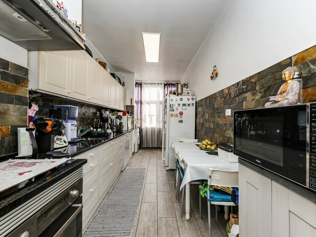 Apartamento T2 com 87 m² em excelente estado – São João da Talha - Image 7