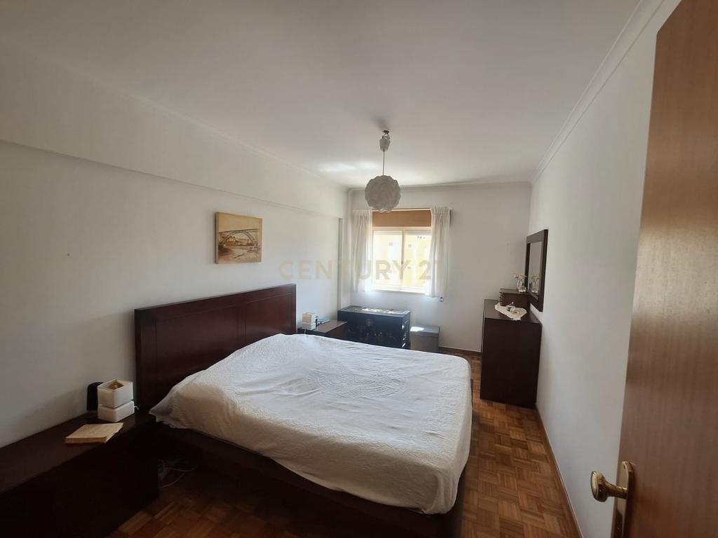 Apartamento T2 no Alto da Faia em Telheiras - Image 10