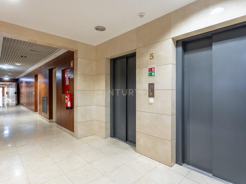 Escritório para Venda | 122 m² | 3 Estacionamentos | Lisboa - Image 5