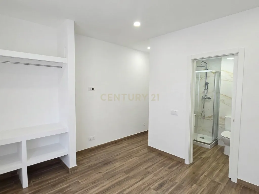 Apartamento Moderno em Portimão com Vista para o Rio - Image 9