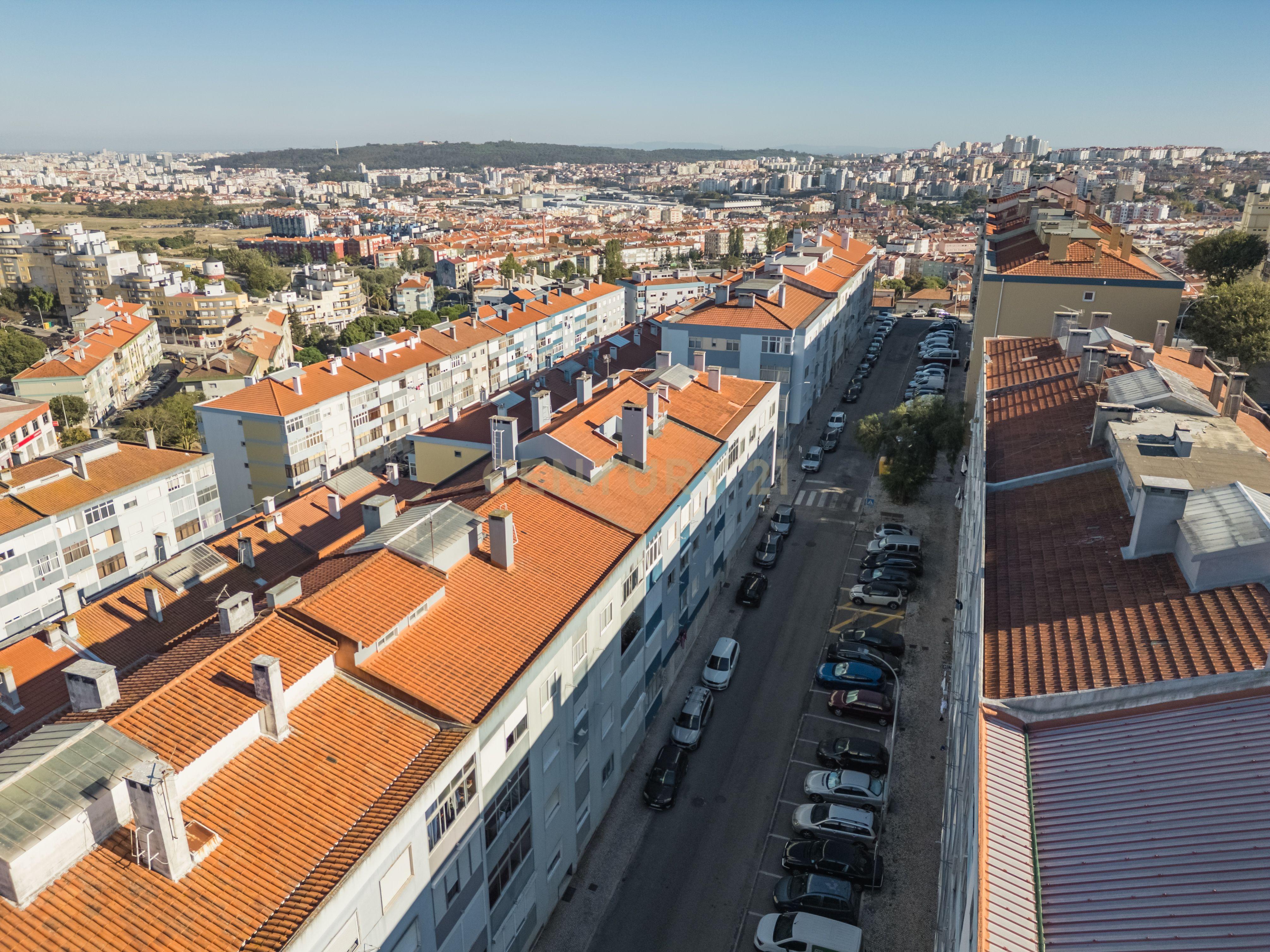 Apartamento T2 à venda em Mina de Água, Amadora — foto 20