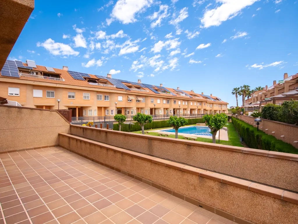 Moradia geminada de esquina em Alicante Golf, espaço, privacidade e qualidade de vida numa das zonas mais exclusivas de Alicante - Image 30