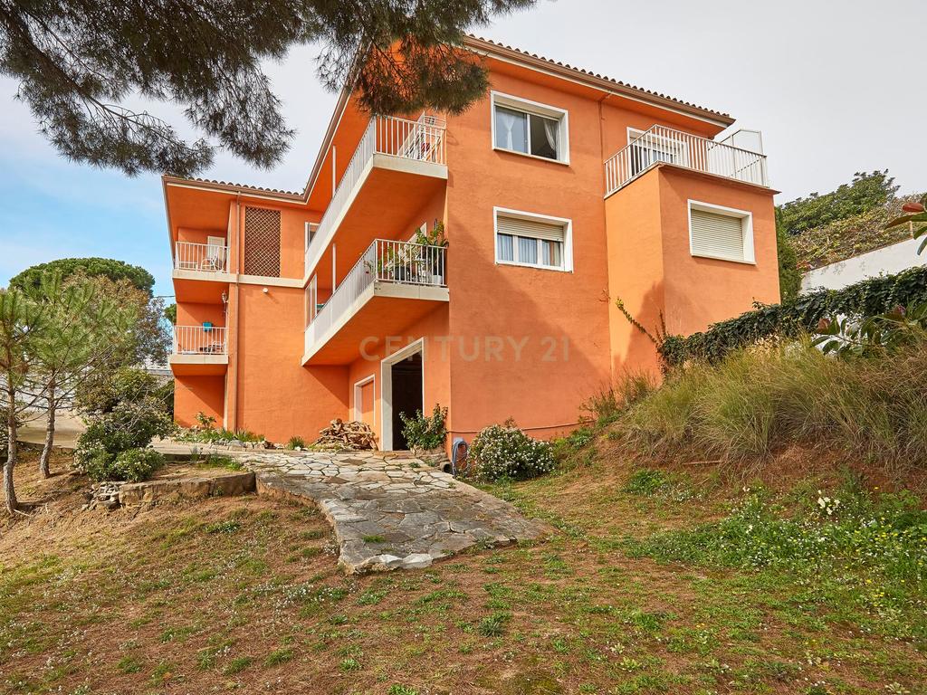Moradia com vista para o mar e 3 habitações independentes em Canet de Mar - Image 76