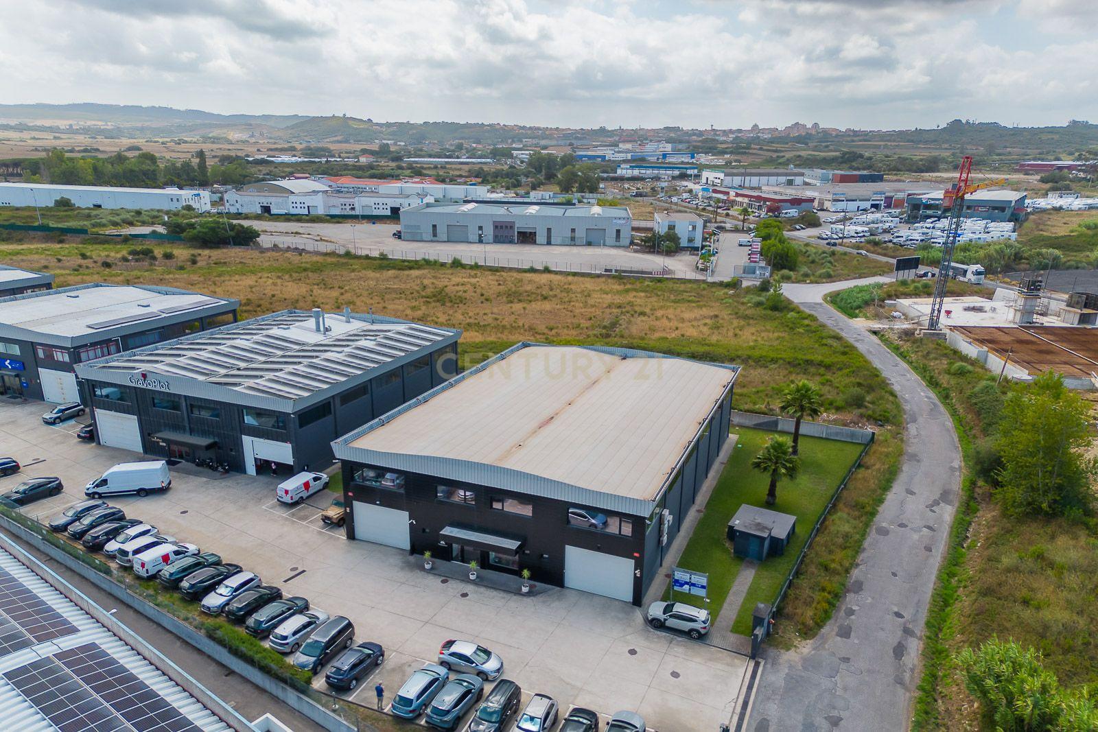 Fotografia 5 de Excelente Oportunidade Empresarial: Conjunto de 3 Armazéns Integrados com 1.400 m² de Área Total