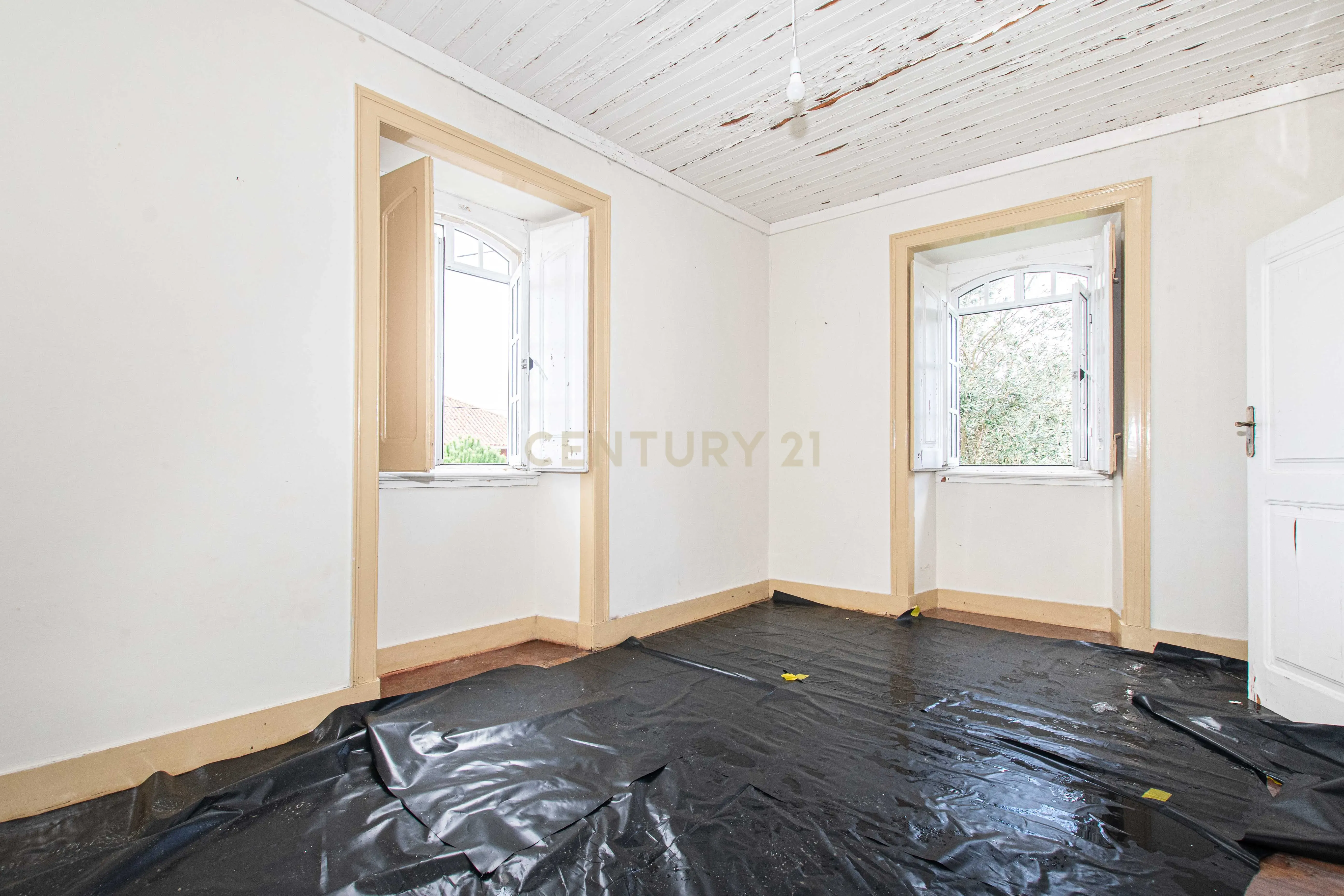 Fotografia 4 de Casa Senhorial T4+2 com Terreno, Garagem para Várias Viaturas e Elevado Potencial de Valorização | Tomar