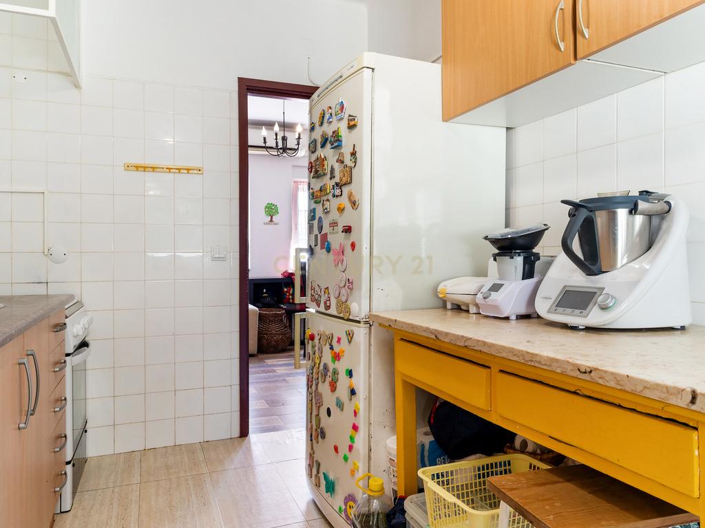 Simpática moradia urbana T3 com logradouro, em São Domingos de Benfica, Lisboa. Em Venda! - Image 8
