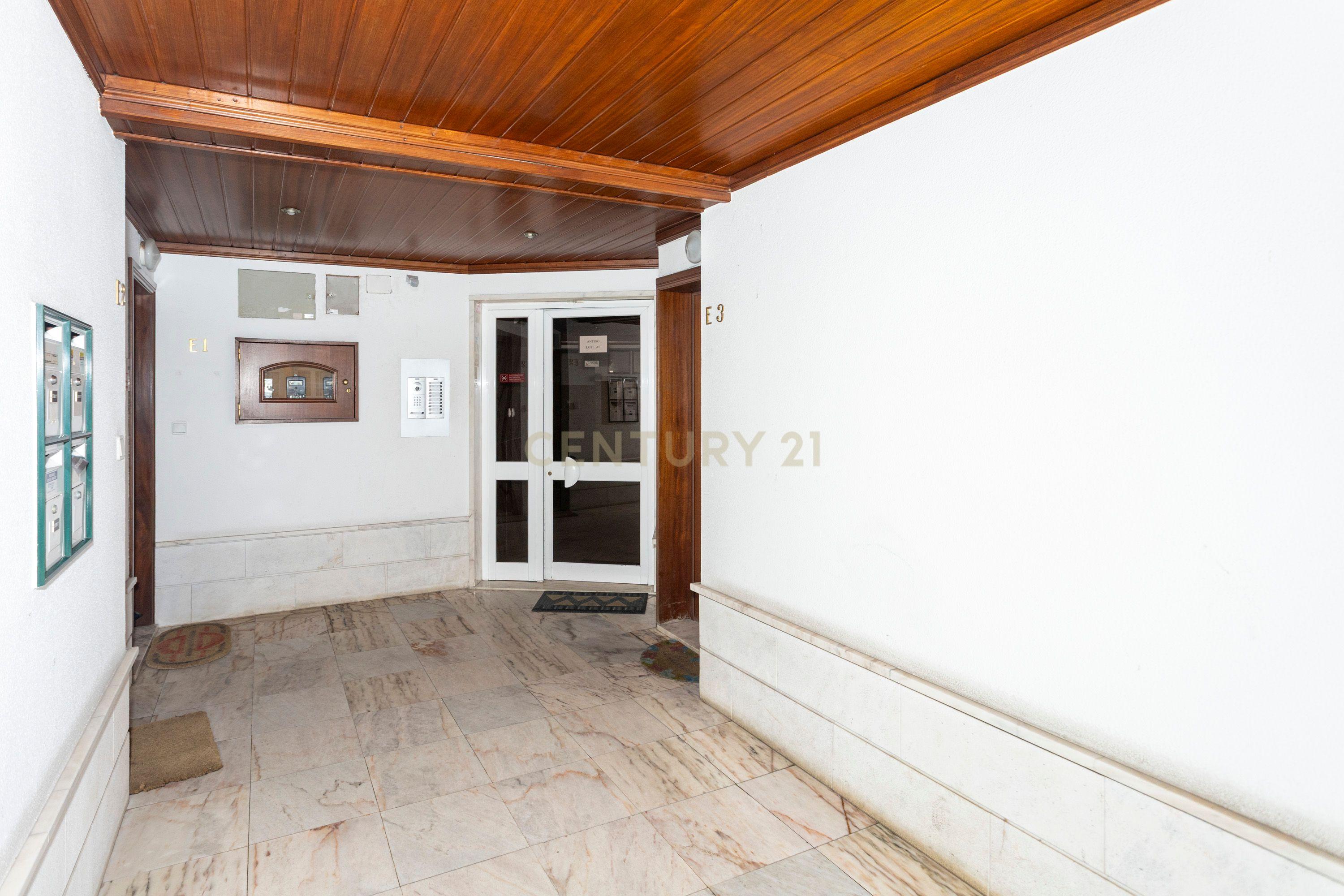 Apartamento T3 c/ Box - Centro de Torres Vedras - Image 27