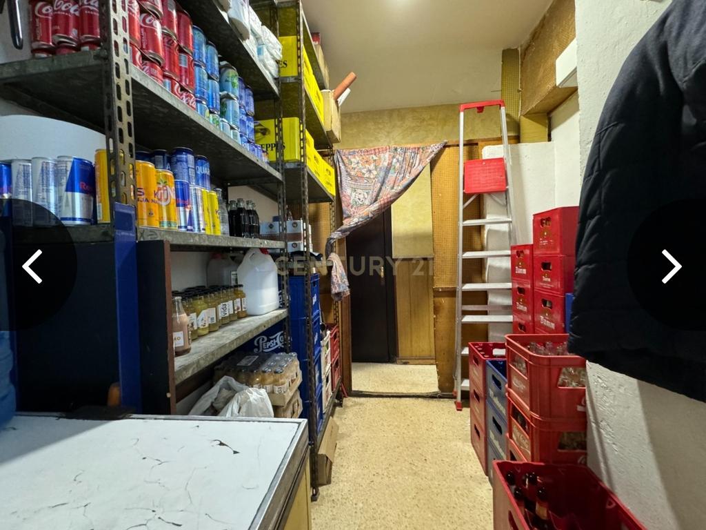 Vende-se espaço comercial na Rua Francesc Martí i Mora, 63 - Image 8