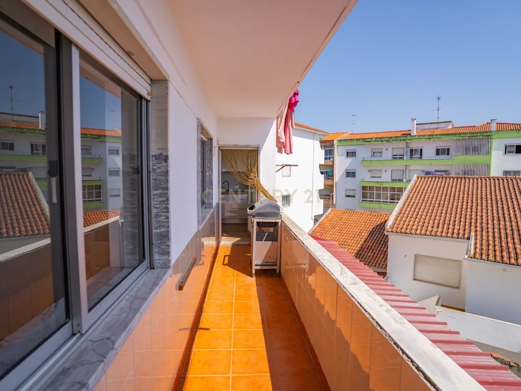 Apartamento T3 | Renovado | Caldas da Rainha - Image 8
