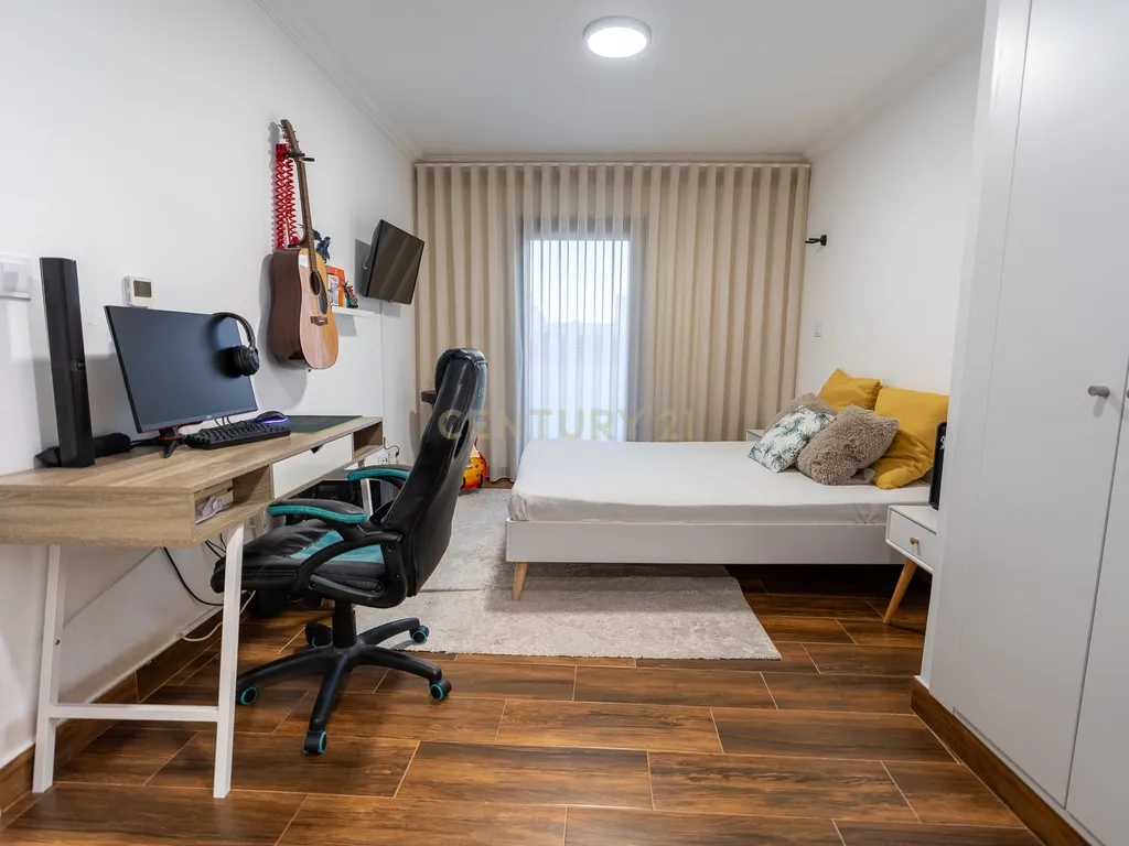 T3+1 Duplex com Terraço de 61 m² e 2 Lugares de Estacionamento | Alhandra - Image 10