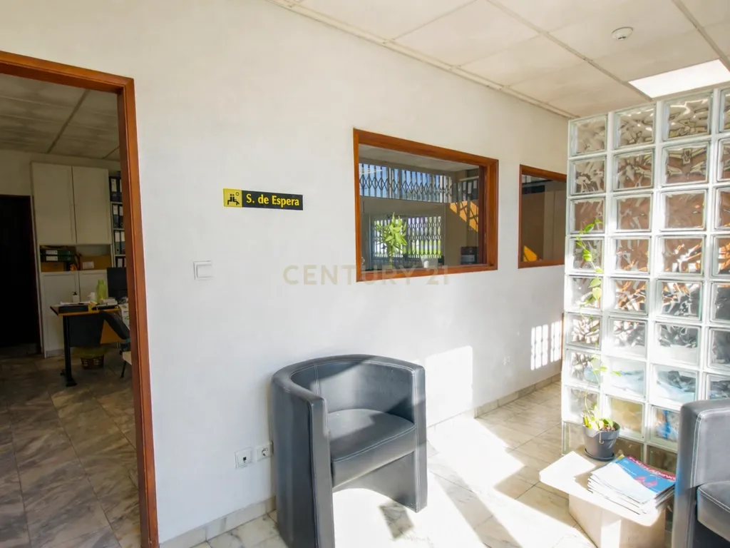 Armazém Industrial com 2.000 m² implantado em terreno de 16.188 m² – Quinta do Anjo - Image 10