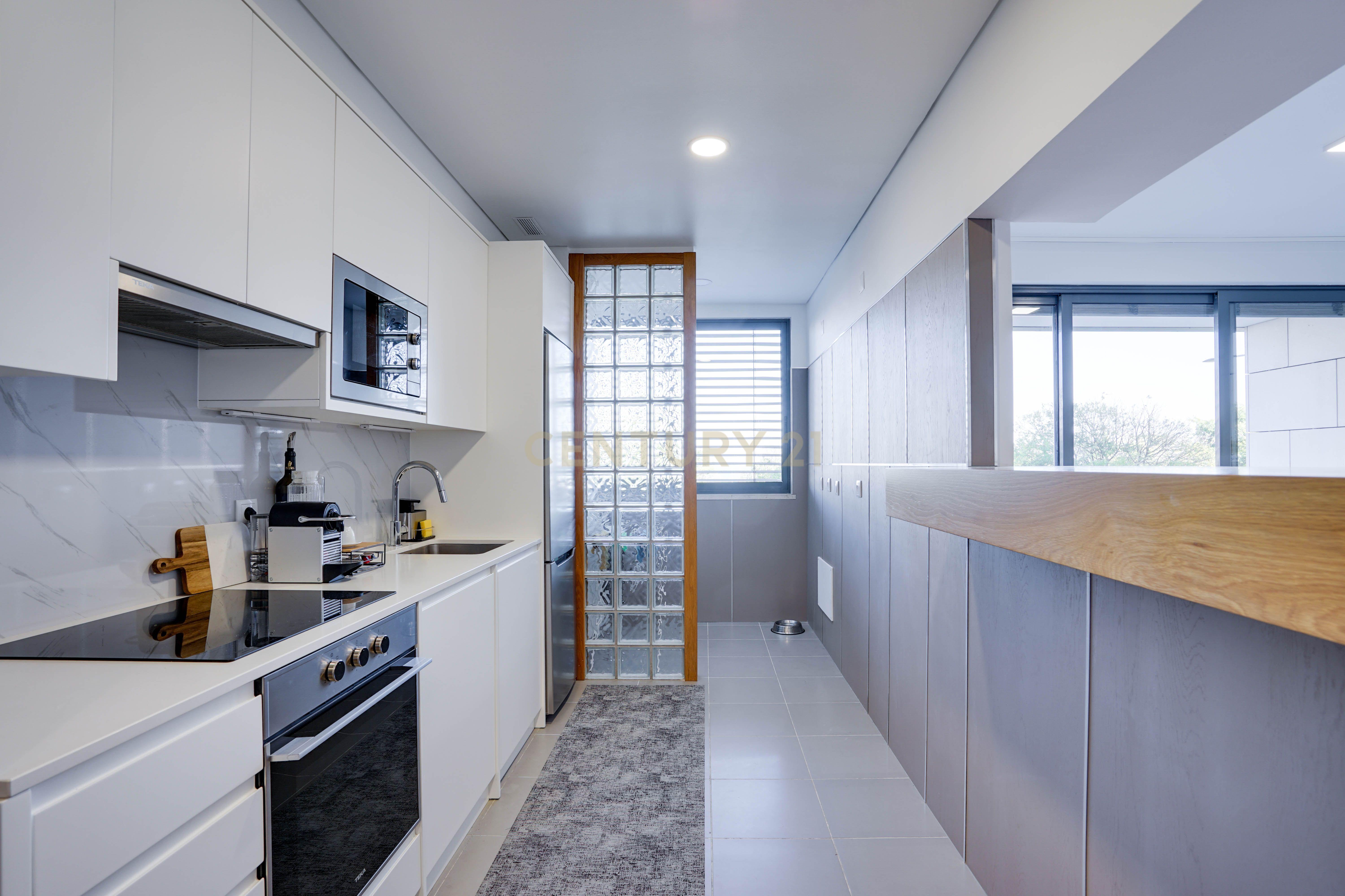 Apartamento T1 com Vista Panorâmica sobre o Rio Tejo – Parque das Nações, Lisboa - Image 11