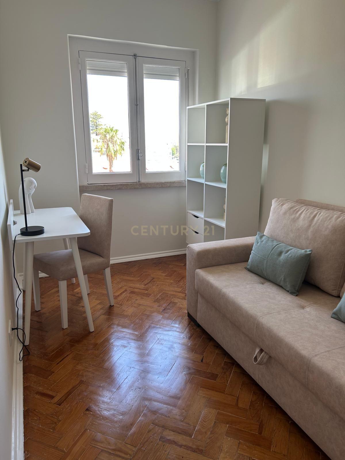 Fotografia 10 de Apartamento T3 de Charme Totalmente Remodelado e Equipado com Vista Deslumbrante sobre Lisboa e o Tejo