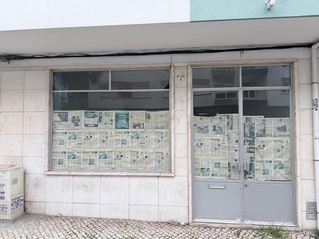 Loja com 73 m² em Odivelas - Excelente oportunidade de investimento - Image 1