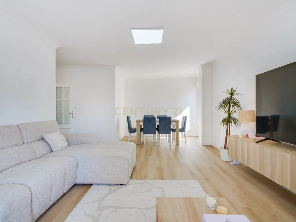 Apartamento Renovado com Vista em Alenquer, Lisboa - Image 4
