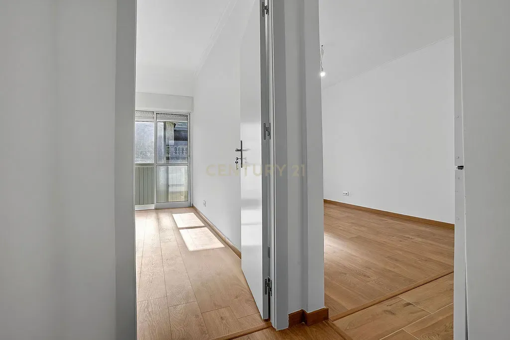 Fotografia 8 de T1 Renovado em Campo de Ourique, Lisboa