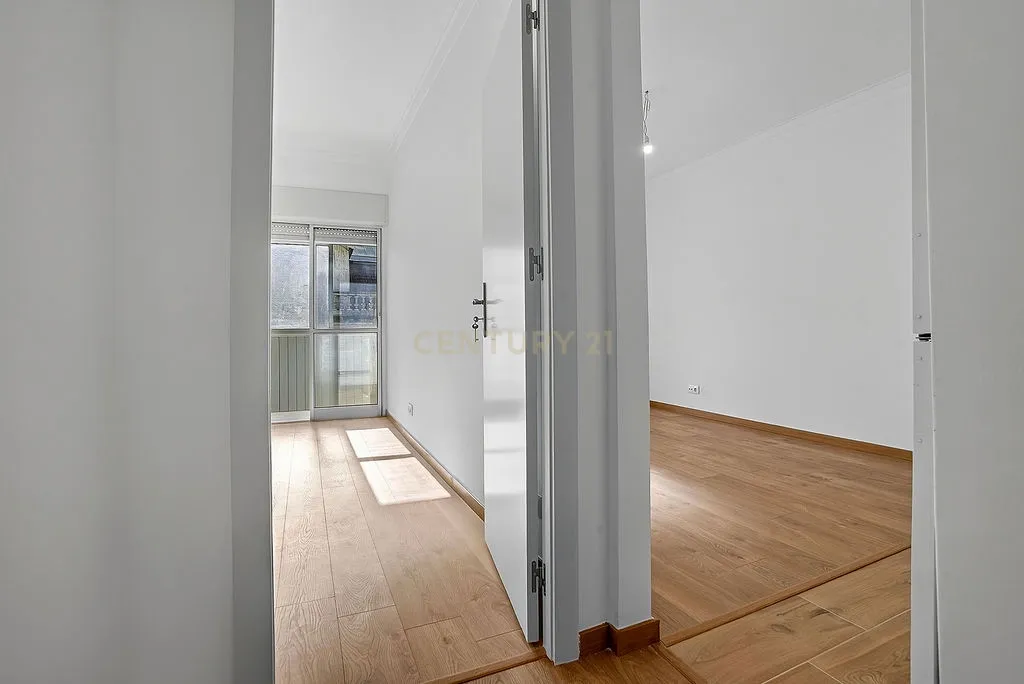 T1 Renovado em Campo de Ourique, Lisboa - Image 8